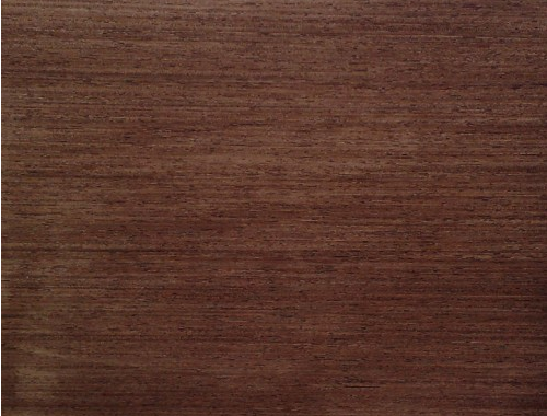 装饰面板，俗称面板。是将实木板精密刨切成厚度为 0.2mm 左右的微薄木皮，以夹板为基材，经过胶粘工艺制做而成的具有单面装饰作用的装饰板材。